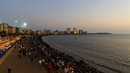 Marine Drive, Mumbai at dusk